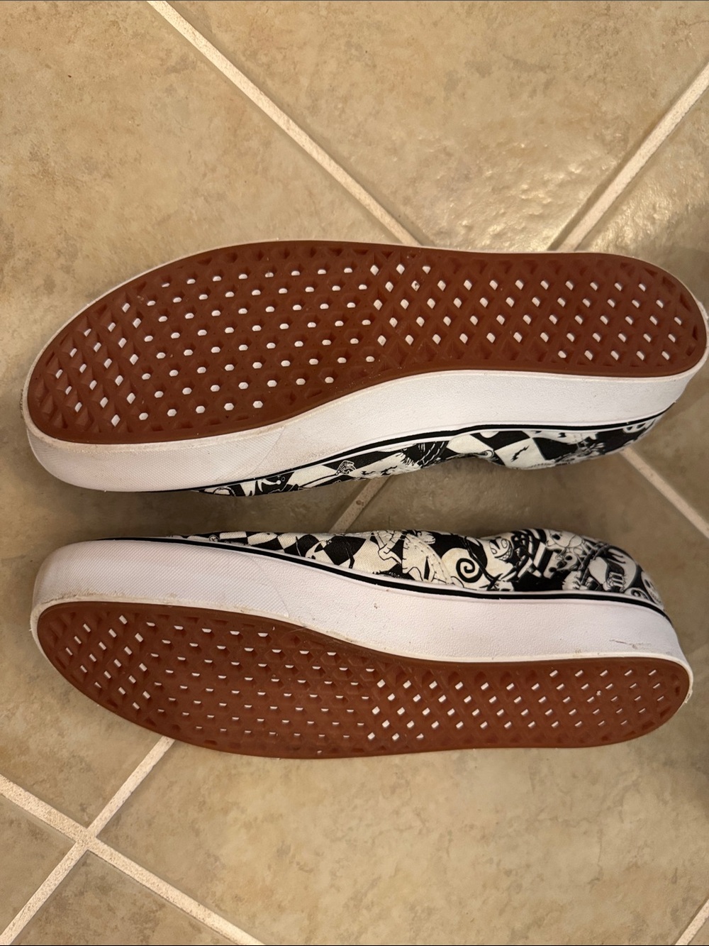 Vans Black & White Illustrated Era Canvas Sneakers - Picture 6 of 6